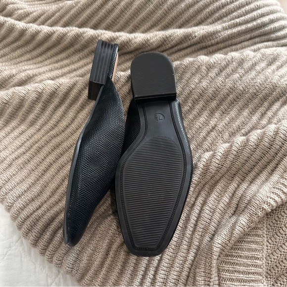 A NEW DAY FLAT - Picture 2 of 4